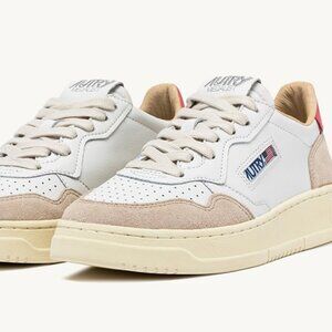 Autry Medalist Low in White / Hot Pink Leather and Suede Size 40